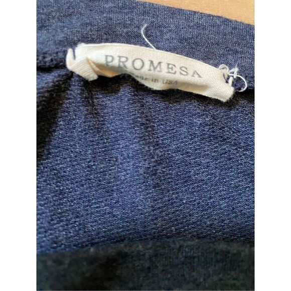 Promesa Off Shoulder Blouse‎ - Picture 3 of 6